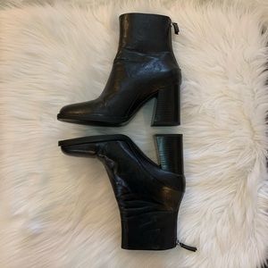 Zara black leather heel bootie Size 40